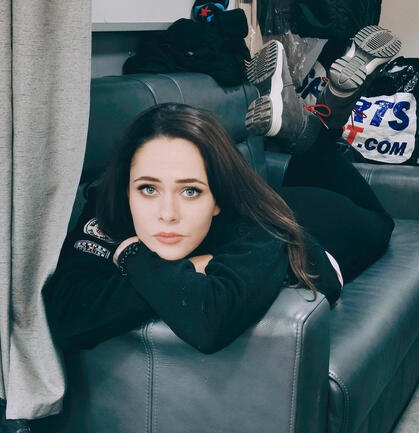 yulia sanina looking real pretty
